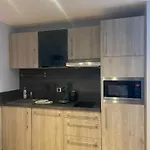 Studio indépendant proche centre et parking